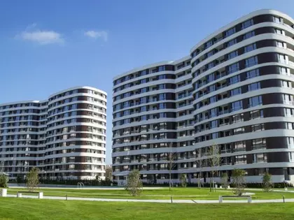 Family and apartment bulding